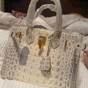 Chic White Crocodile Pattern Satchel